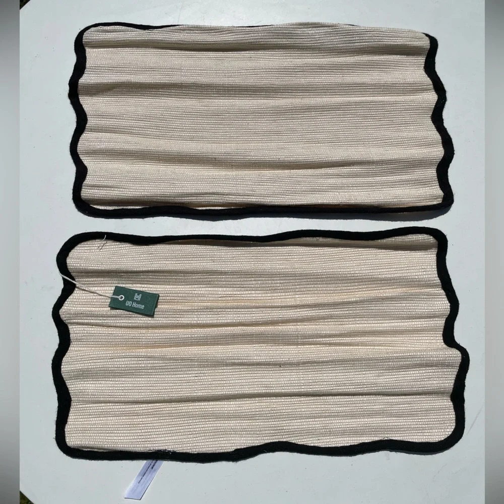 NWT Urban Outfitters Jolie Wave Placemat Set, Set of 2